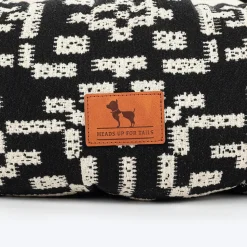 HUFT Dreamy Donut Bed For Cat & Puppy - Black & White