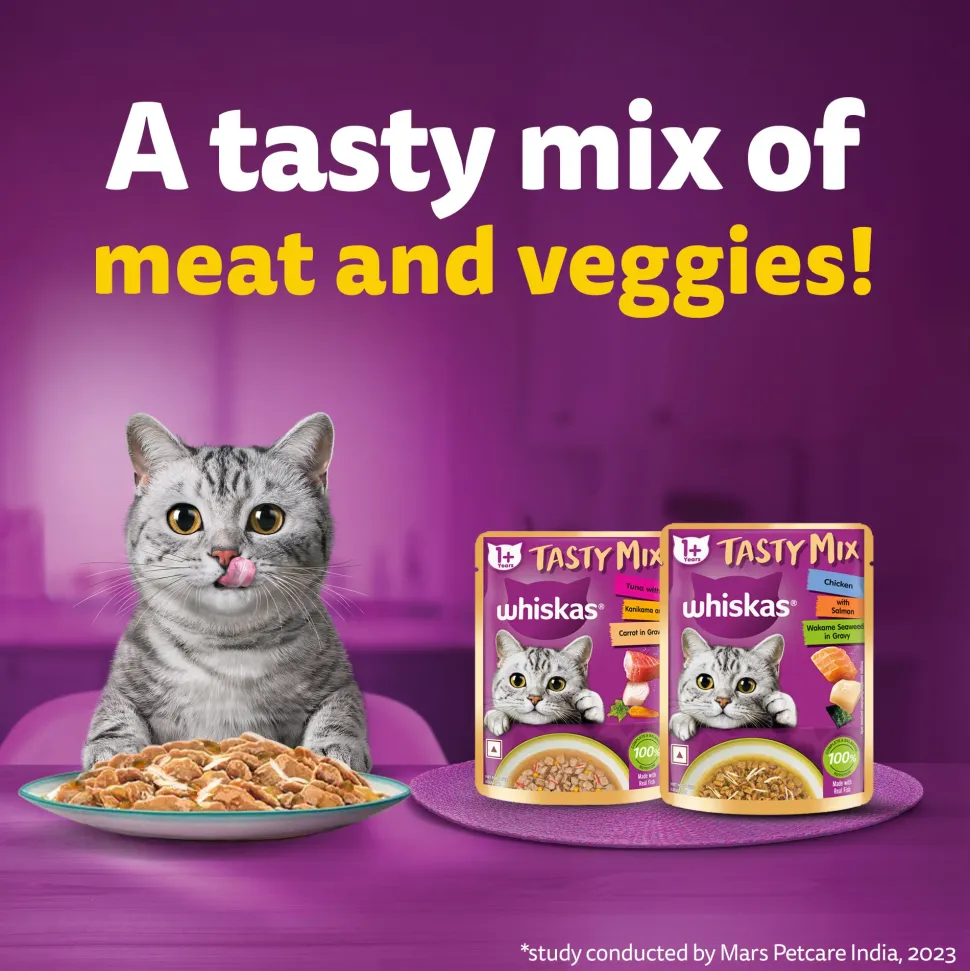 Whiskas Tasty Mix Wet Food Made With Real Fish (Salmon & Wakame Seaweed) With Chicken in Gravy For Adult (1+ year) Cat - 70 gm Pack